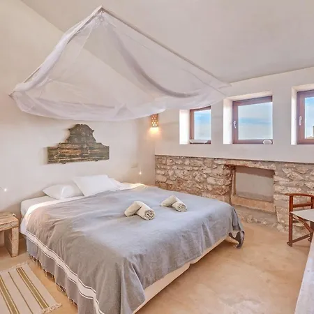 Casa Ligera Villa *